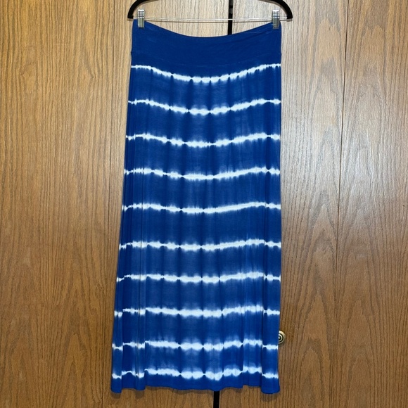 Kensie Skirt - Picture 2 of 3